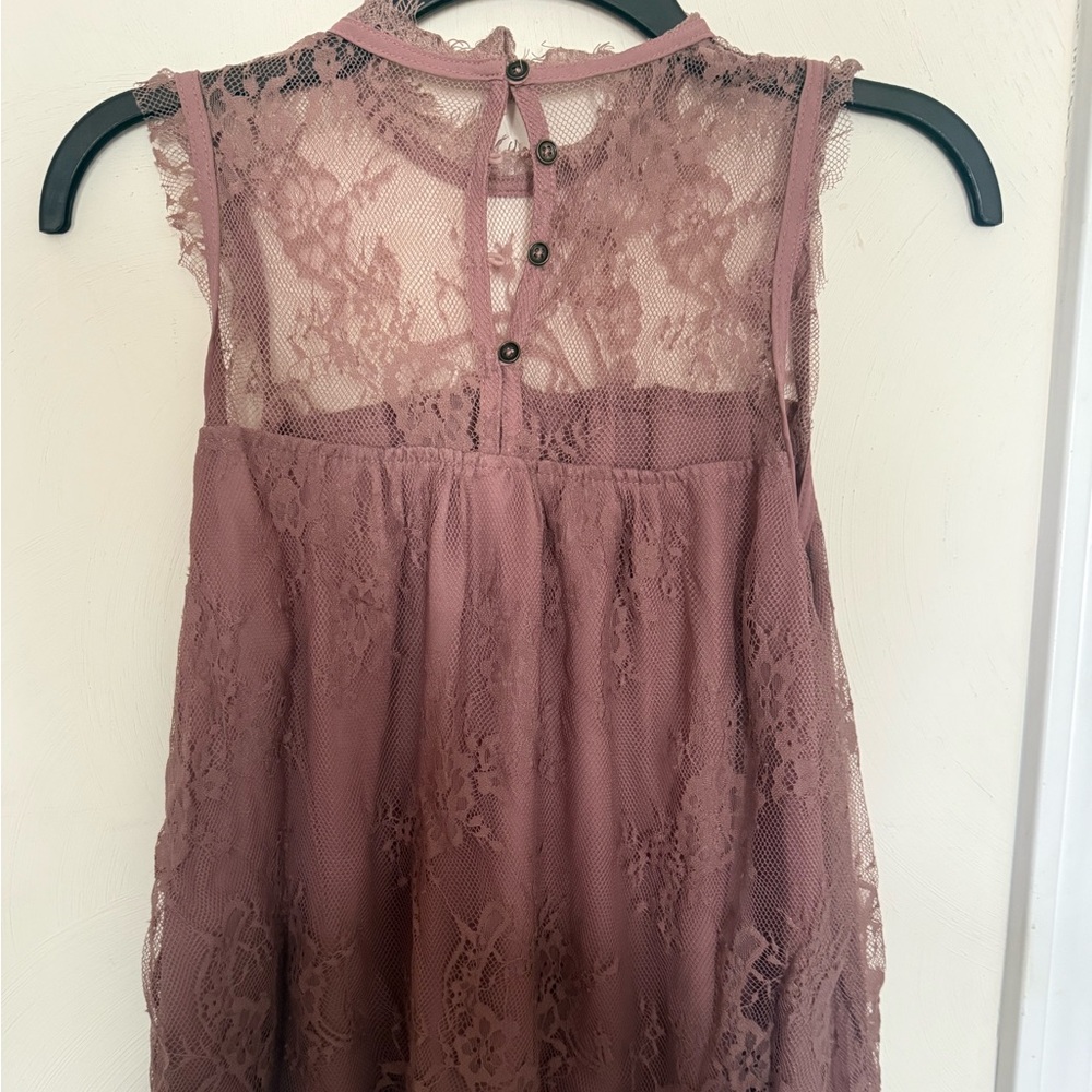 Xhilaration Sleeveless top in Soft Brown - Picture 4 of 5
